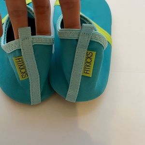 Fitkicks real green size 8